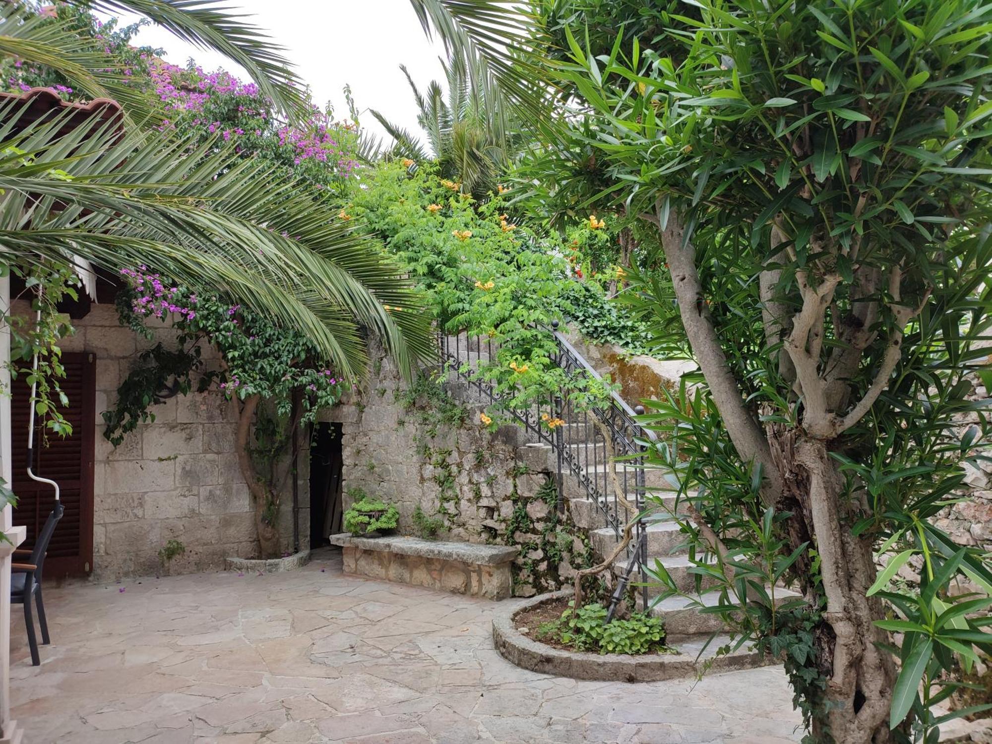 Villa Rustika Sutivan Exterior foto
