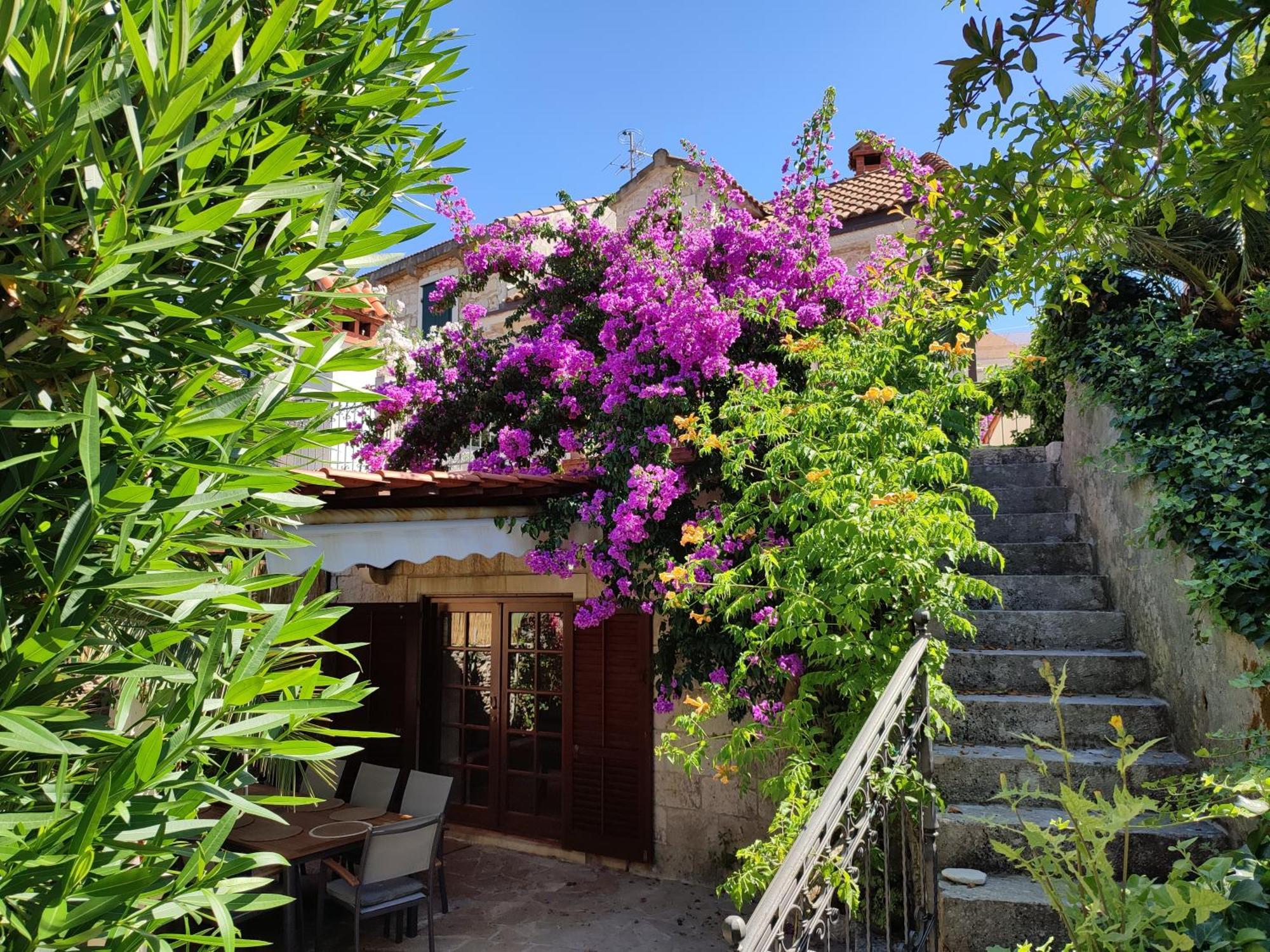 Villa Rustika Sutivan Exterior foto